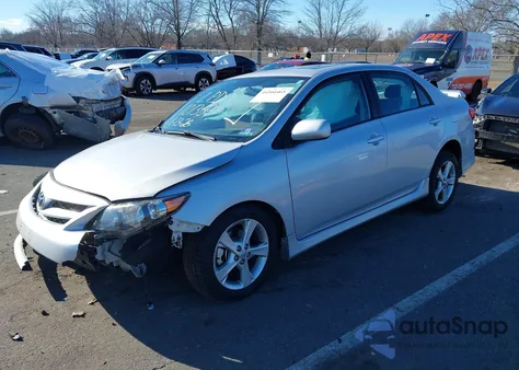 2011 Toyota Corolla S z USA, uszkodzony, nr VIN 2T1BU4EE8BC710006